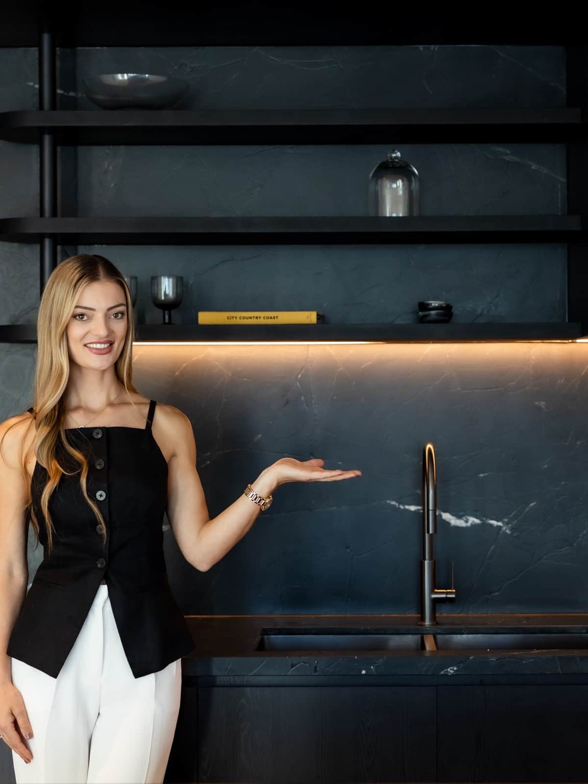 Rebecca Tickner, Australian finance broker